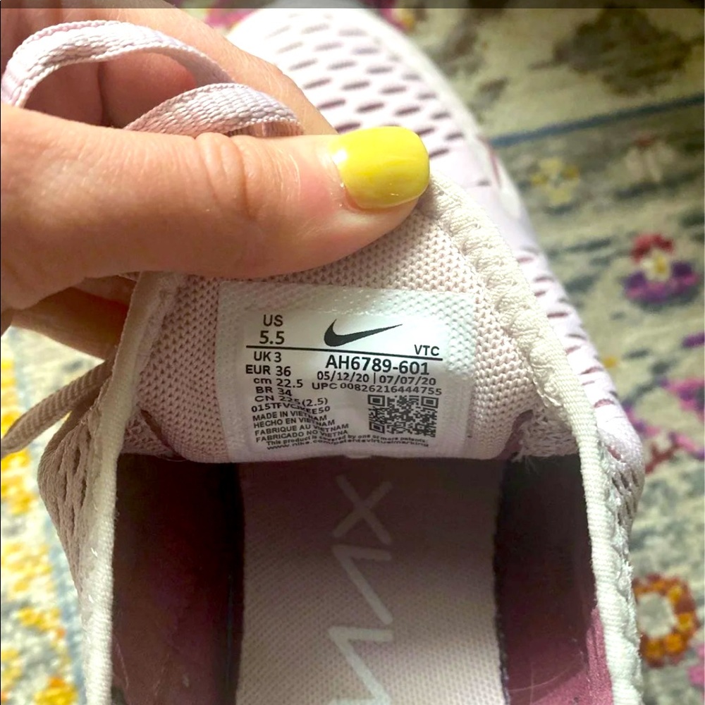 Nike Air Max 270 - Picture 3 of 3